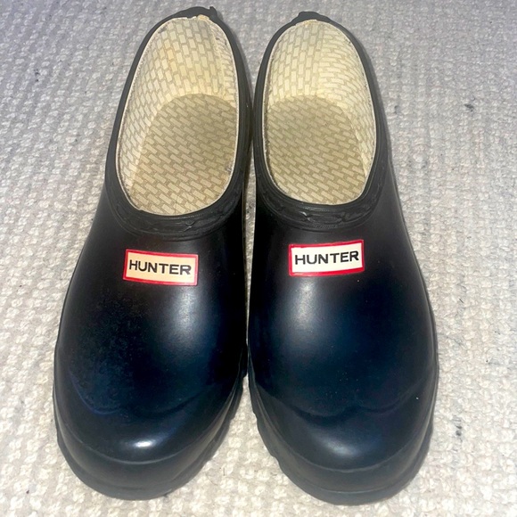 Hunter Shoes - Hunter neoprene black rain clogs in size 6 women